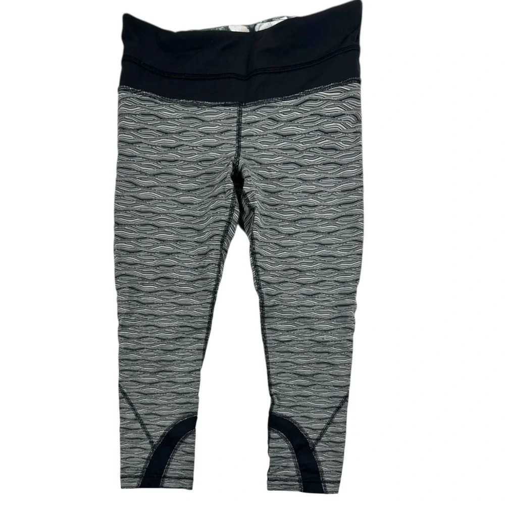 Lululemon Run: Inspire Crop II All Luxtreme Textured Wave Black Silver Spoon 4
